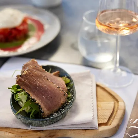 Dana & Infinity Апарт-отель 4*