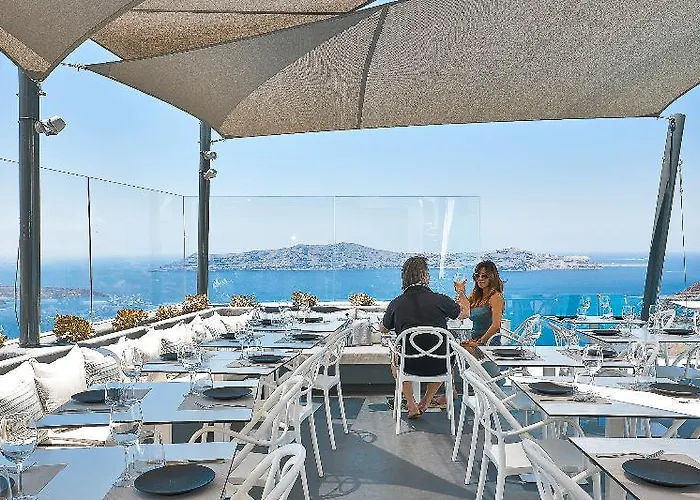 Dana & Infinity 4* Firostefani