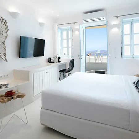 Dana & Infinity 4* Firostefani