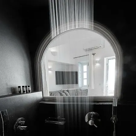 Dana & Infinity 4* Firostefani