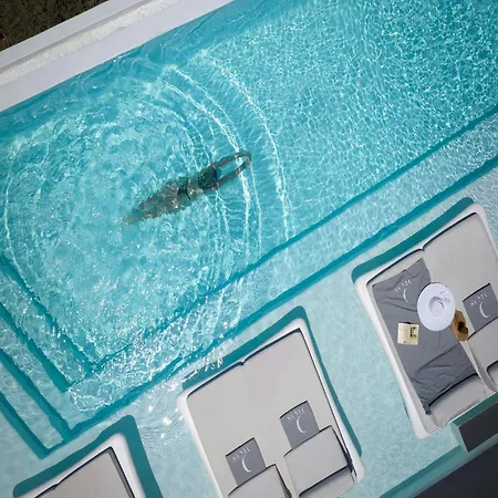 Dana & Infinity アパートホテル フィロステファニ