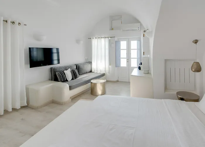 Dana & Infinity Firostefani